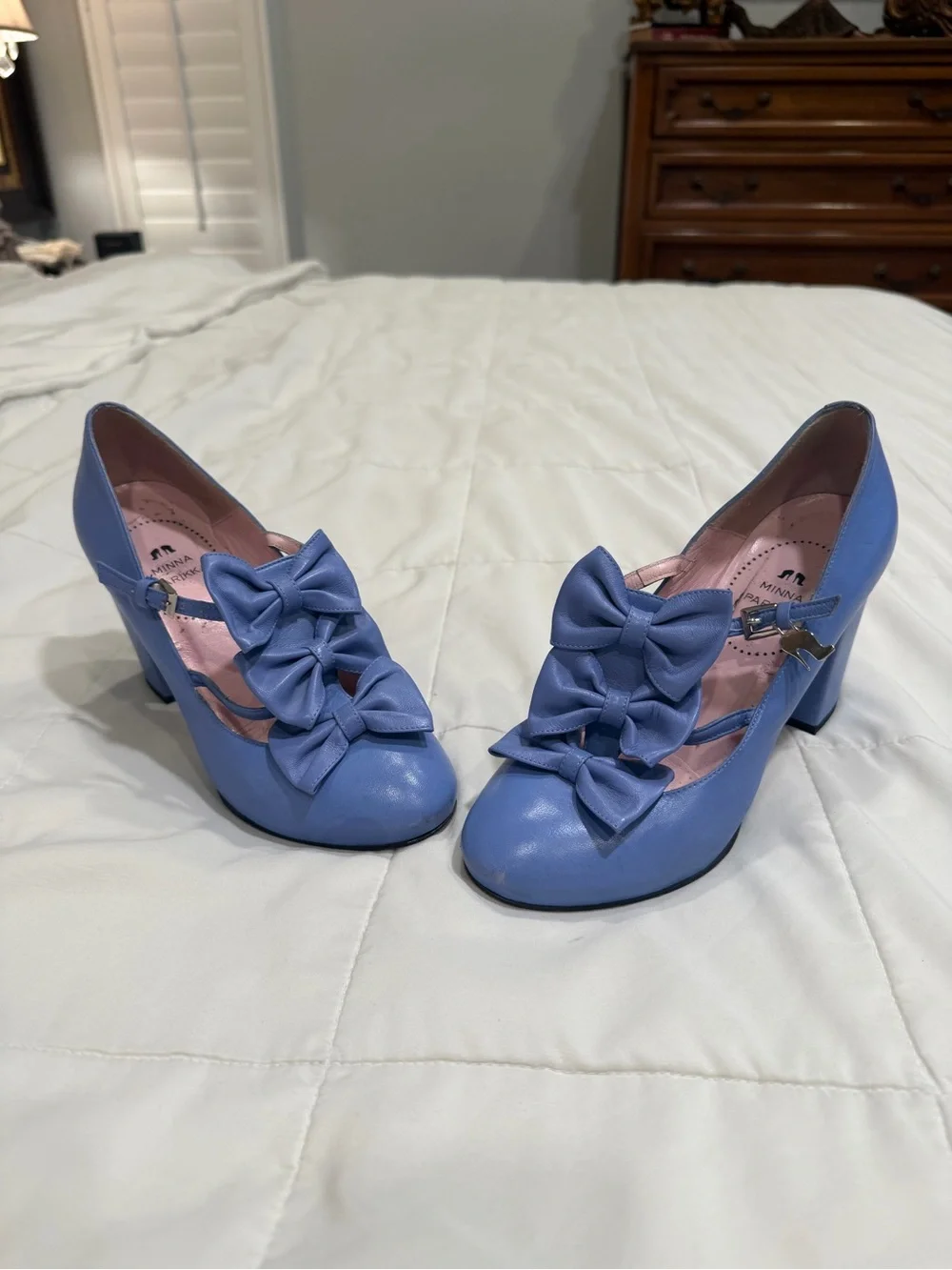 Minna Parikka Periwinkle Bow Mary Jane Heels